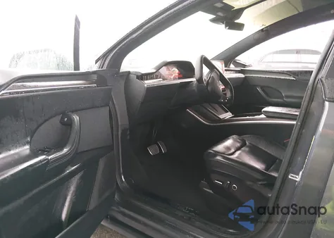 2022 Tesla Model X Dual Motor All-Wheel Drive z USA, uszkodzony, nr VIN 7SAXCBE52NF334533